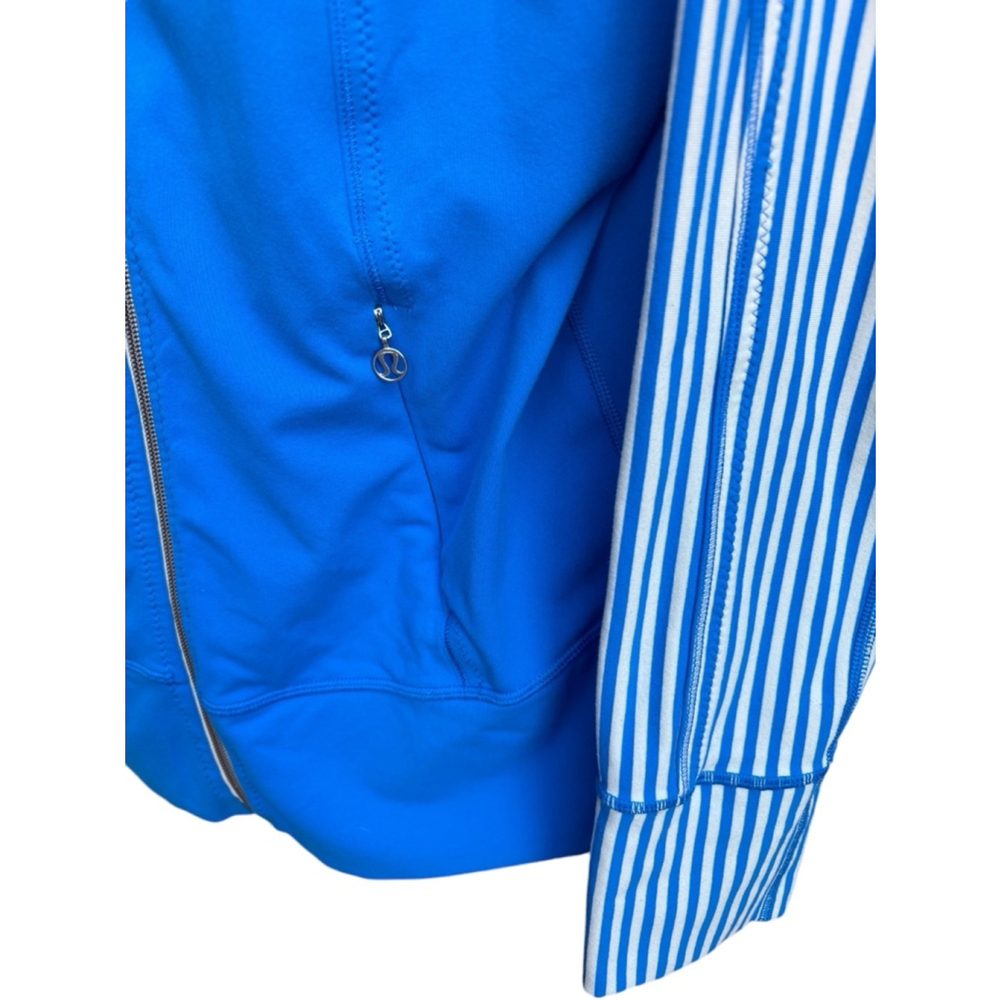 Lululemon Daily Yoga Jacket
Beaming Blue /Classic Stripe Polar Cream Women’s 10 - Picture 6 of 14